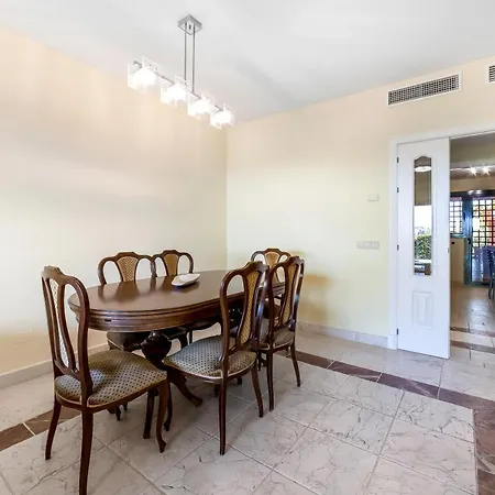 Gibraltar View & Fitness Apartment